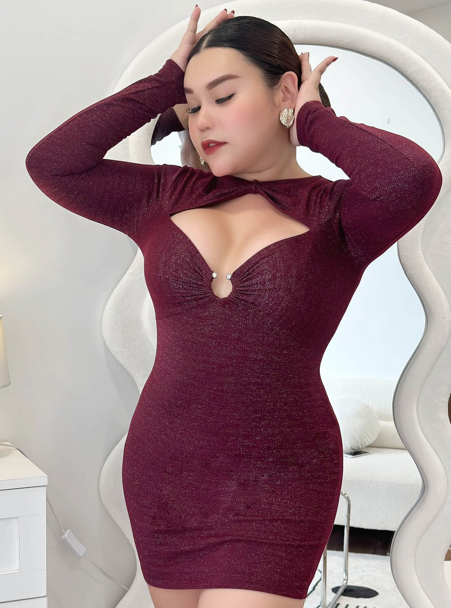 Đầm Teagan Đỏ Cutout Khoen Ngực