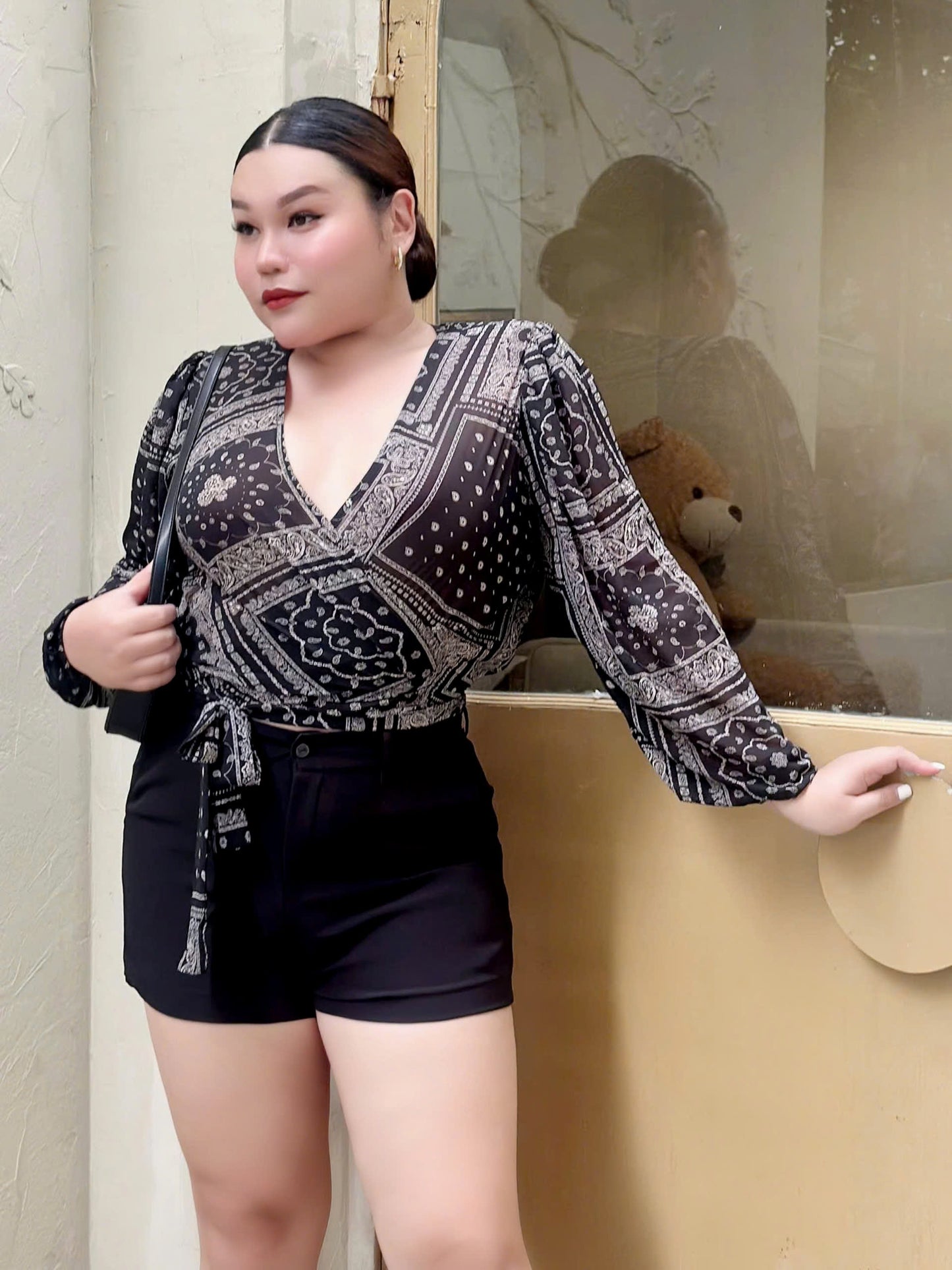 Quần Short Alexis Đen Trơn